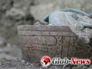 Археологи нашли и вскрыли гробницу королевы майя